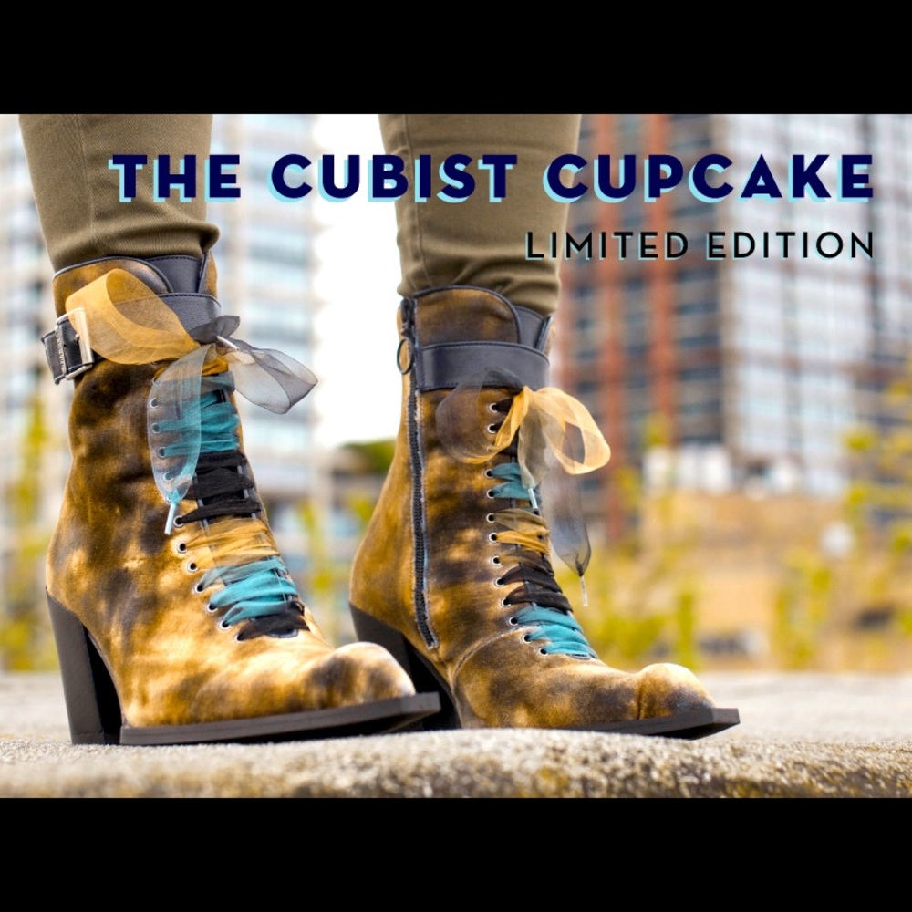 Limited edition velvet fluevog cubist cupcakes 8.5